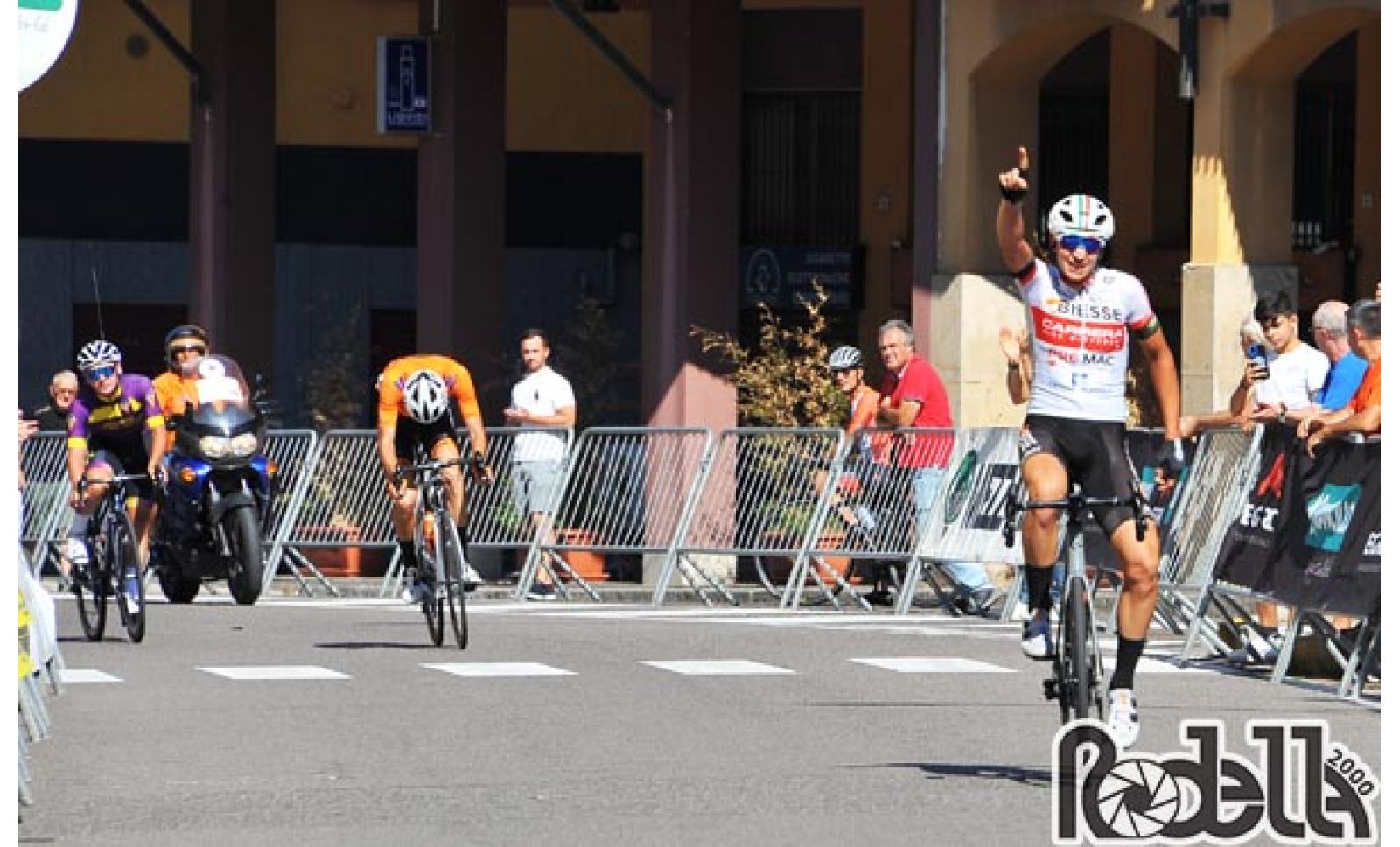 PARABIAGO. BELLERI FIRMA LA TARGA LIBERO FERRARIO GALLERY