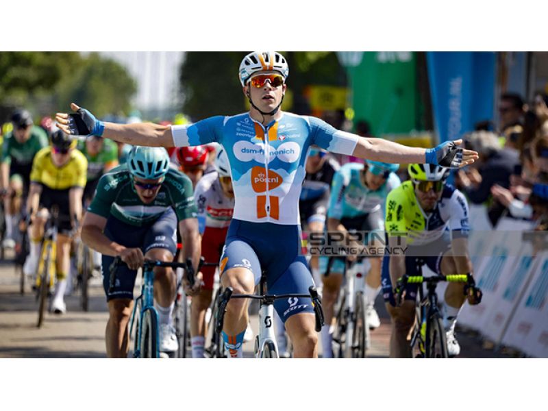 ZLM TOUR. LA VOLATA DI VAN UDEN NON PERDONA, 4° LONARDI E 5° PINAZZI
